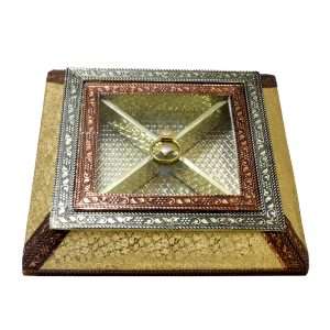 high-quality-wooden-box-with-brass-designed-lid-for-dryfruit-storage-bh-0607.jpg