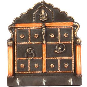 wooden-key-holder-with-kundan-jharokha-style_hcwd-key-holder-kundan-jharokha.jpg